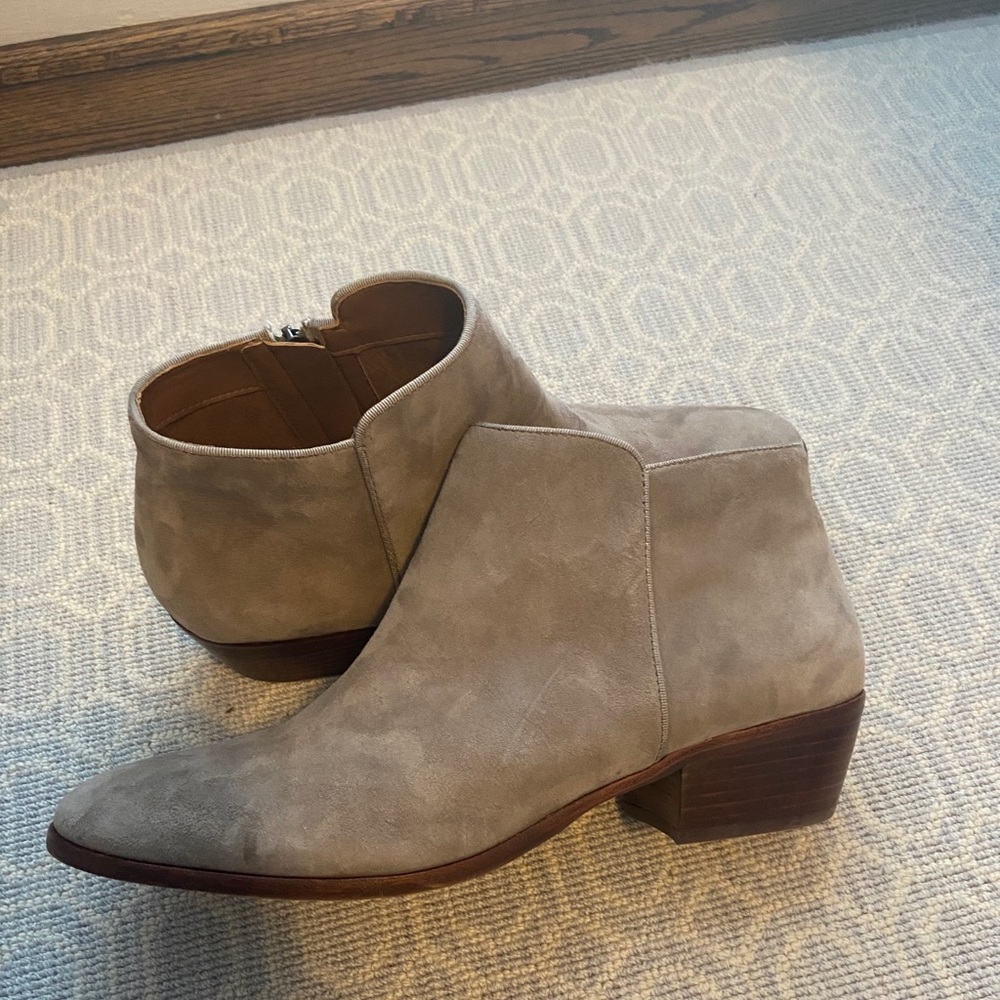 Sam Edelman ankle bootie